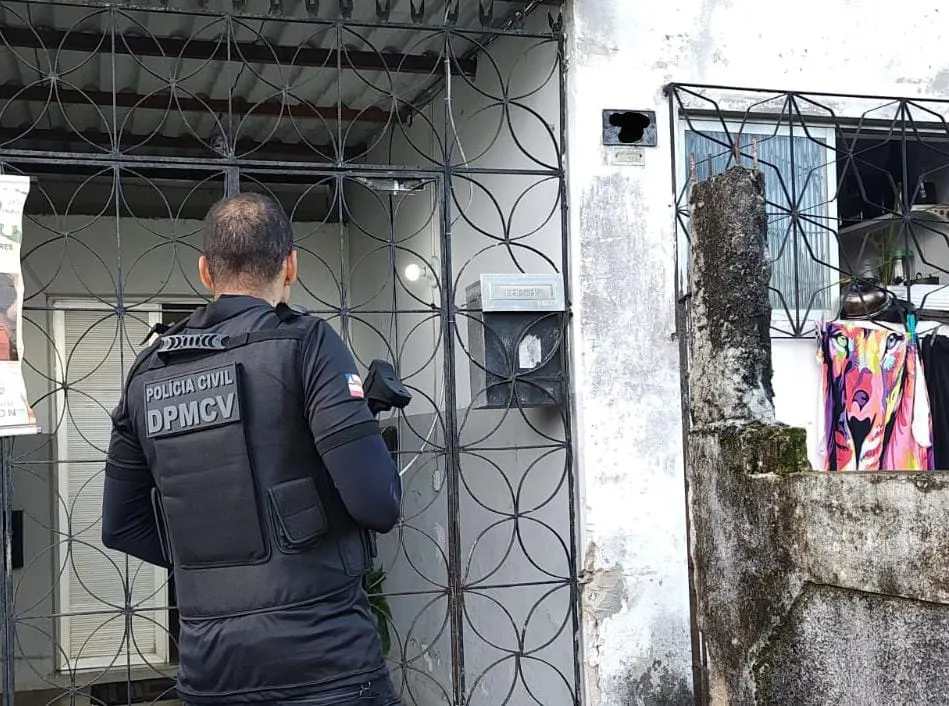 Homem é preso após agredir e ameaçar os pais no interior da Bahia