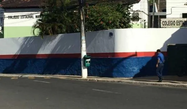 Aluna agride professor com golpes de maçaneta por conta de nota baixa em Simões Filho