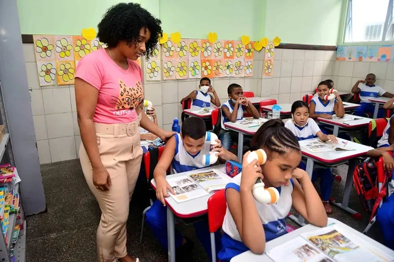 Câmara aprova plano de carreira dos professores municipais de Salvador