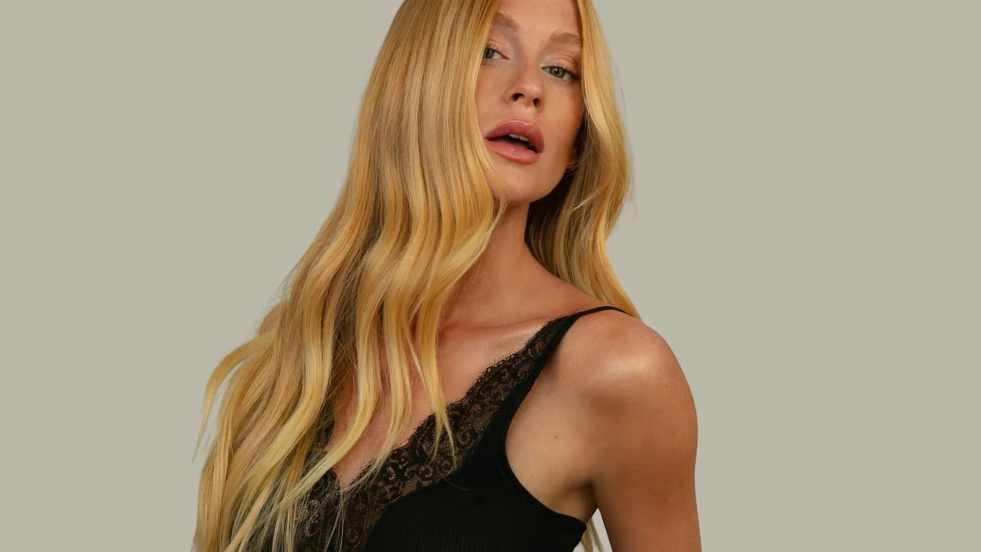 A nova loira: Marina Ruy Barbosa deixa o ruivo natural; veja fotos