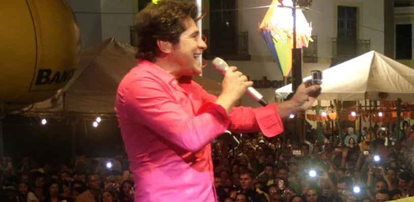 Sertanejo Daniel anima festejos juninos no Pelourinho