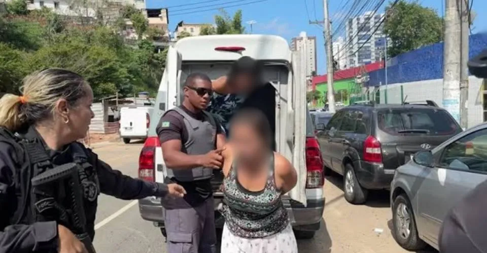 Mãe e companheira de detento são presas em flagrante ao tentarem entrar em presídio com drogas nas partes íntimas