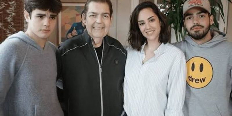 Após anos de dedicação à carreira, Faustão mostra que os laços familiares permanecem como prioridade/Foto: Redes Sociais