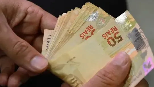 Proposta prevê aumento do salário mínimo para R$ 1.627 em 2026