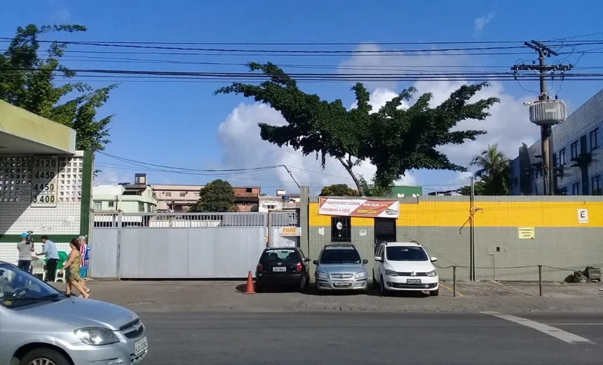 Garagem de ônibus no Caminho de Areia é assaltada por suspeitos armados