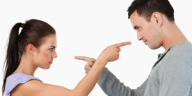Amigos que se provocam é um comportamento comum em muitas amizades, especialmente entre amigos próximos/Foto: Reprodução
