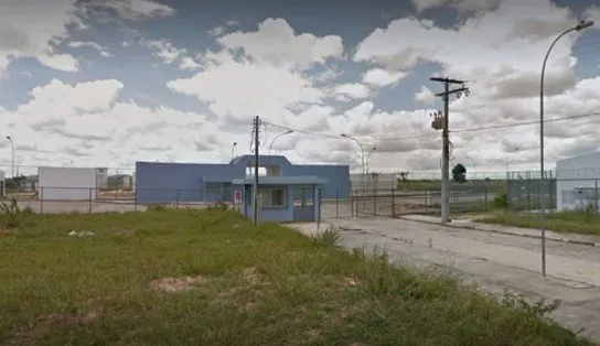 Homens armados invadem presídio e libertam 16 detentos em Eunápolis