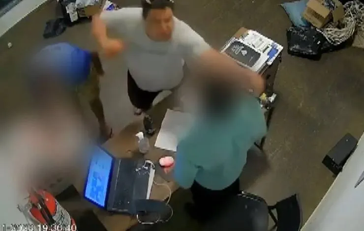 Porteiro de condomínio é agredido por filho de morador após dar advertência sobre 'roupas inadequadas'