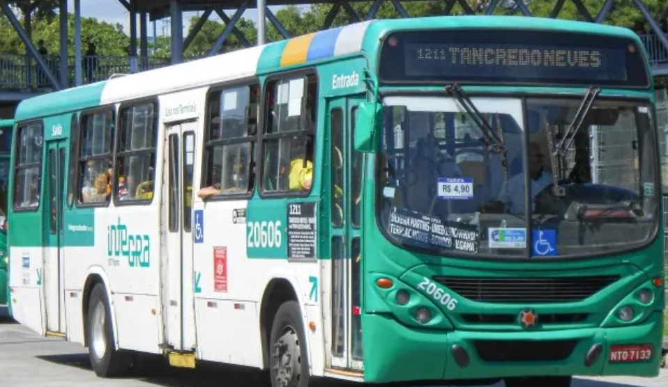 Ônibus em Tancredo Neves. Foto: Victor São Tiago Santos / Ônibus Brasil