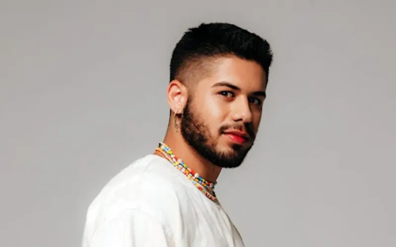 Filho de Leonardo, Z&eacute; Felipe construiu carreira pr&oacute;pria no sertanejo pop e costuma ter a vida pessoal acompanhada de perto pelos f&atilde;s/Foto: Redes Sociais&nbsp;