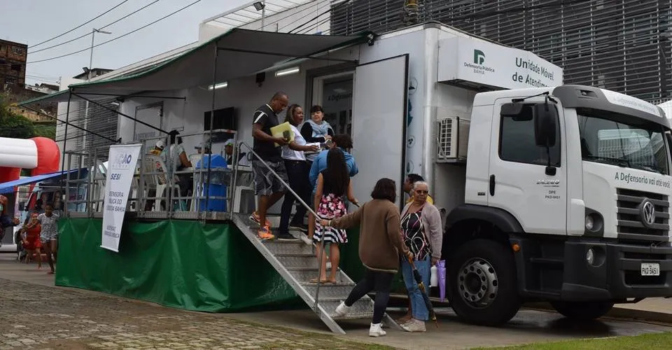 Unidade Móvel da Defensoria Pública oferece serviços jurídicos em municípios baianos; confira