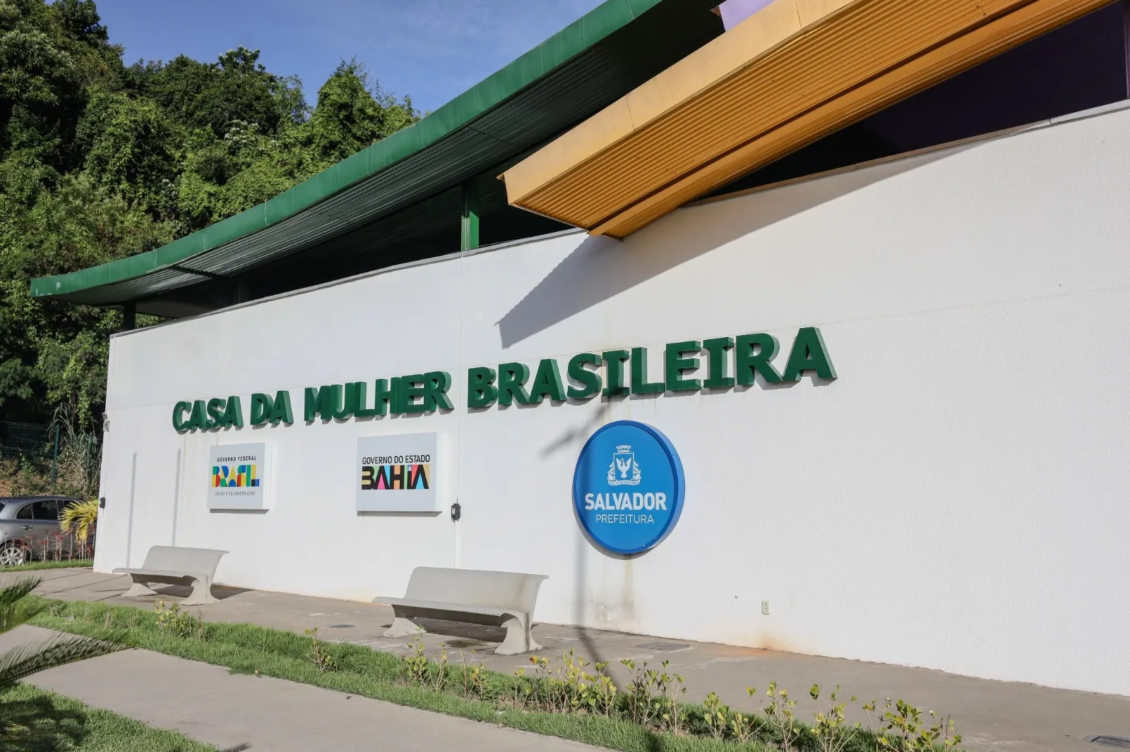 Suspeito de ameaçar ex-companheira e filhos tem arma apreendida em Pernambués