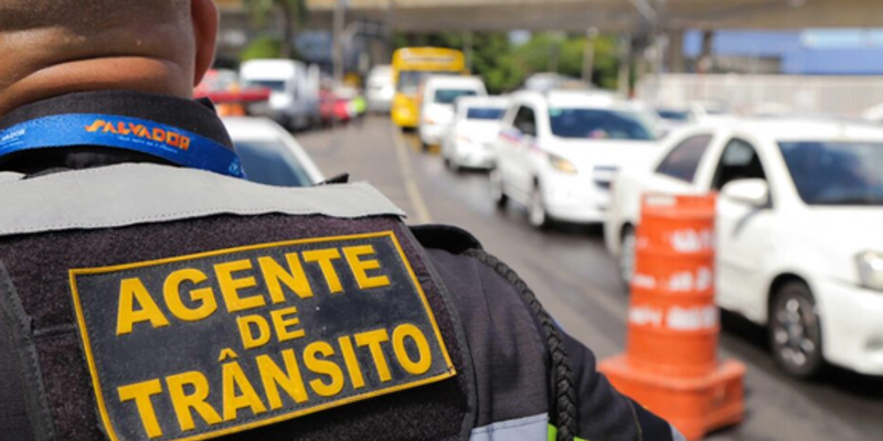 Se o motorista estacionar em uma vaga da Zona Azul e não ativar a cartela digital no aplicativo, ou se ultrapassar o tempo sem renovar, o motorista receberá uma multa/Foto: Bruno Concha