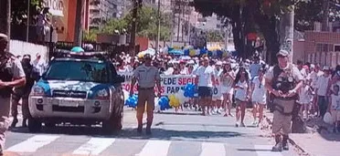 Protesto de moradores do Costa Azul pede mais segurança para o bairro