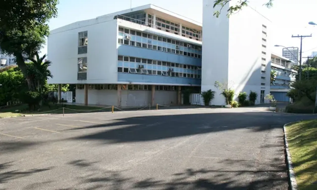 Ap&oacute;s impasse com formandos de Direito da UFBA, atestado pode evitar preju&iacute;zos