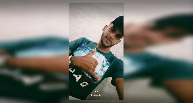 Jovem é morto a tiros e amigos ficam feridos em Feira de Santana