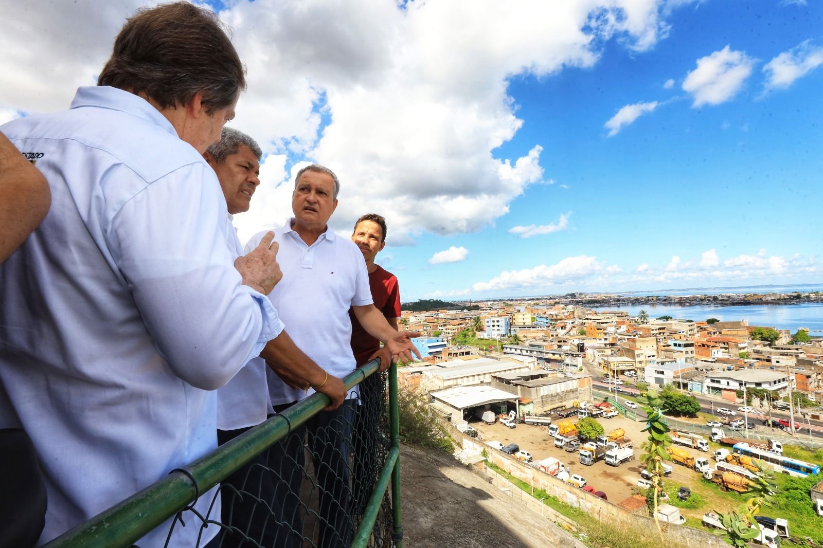 Jerônimo entrega encosta em Salvador | Foto: Thuane Maria / GOVBA