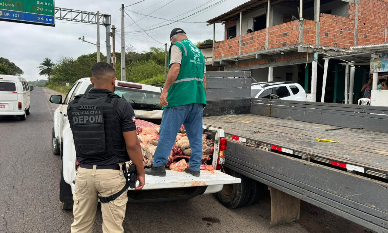 Dupla é presa por abate clandestino e venda de carne imprópria na Bahia.Foto: PCBA