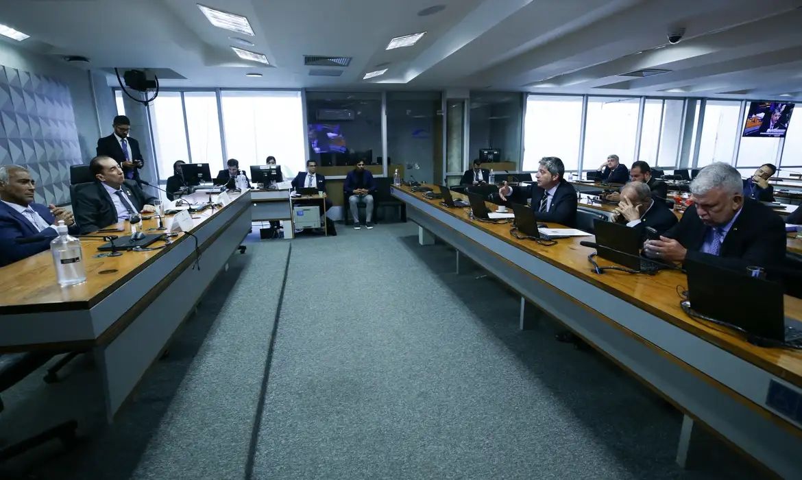 O relatório da CPI foi feito pelo ex-jogador e atual senador Romário. Foto: Lula Marques/Agência Brasil