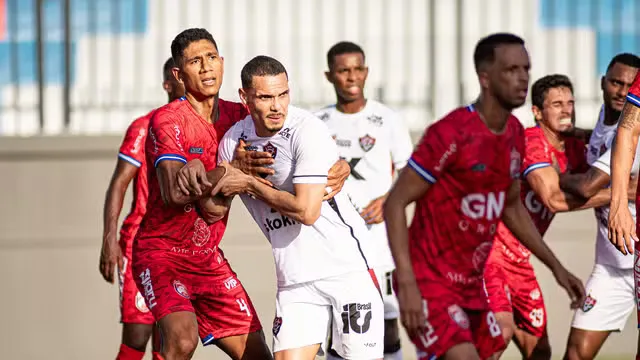 Vitória vence Barcelona de Ilhéus e respira no Baianão