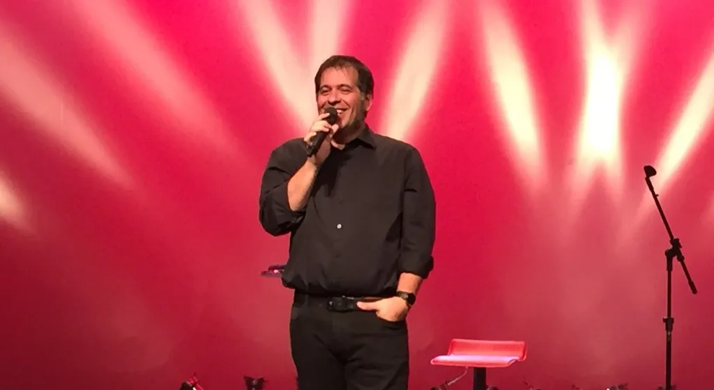 Leandro Hassum apresenta “Lente de Aumento” em Salvador