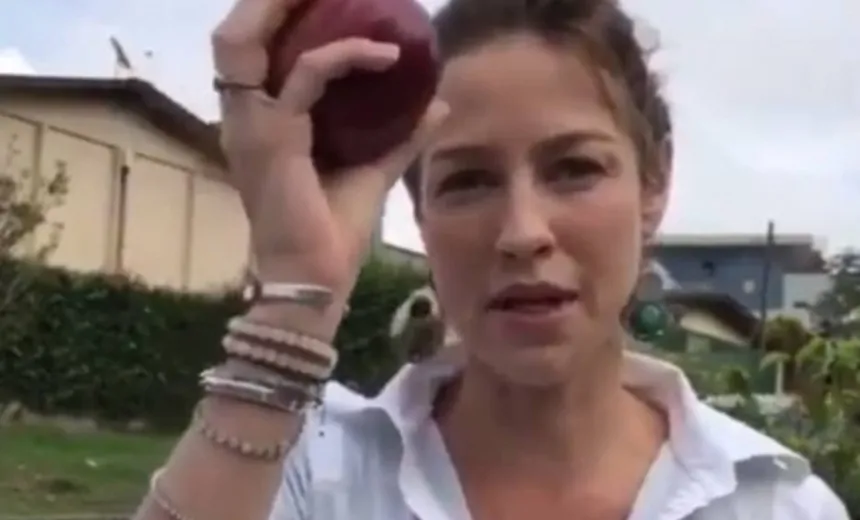 ‘PROMESSA’: Luana Piovani vai à Curitiba entregar maçã a ex-presidente Lula; Veja vídeo