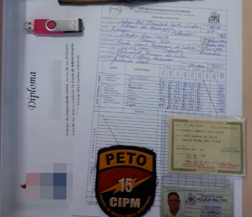 Homem é preso com comparsa em Itapuã após se passar por policial durante abordagem