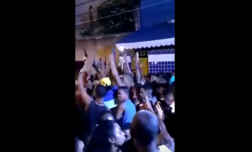 Bandidos ostentam armas durante festa de “paredão” na Federação; assista ao flagrante