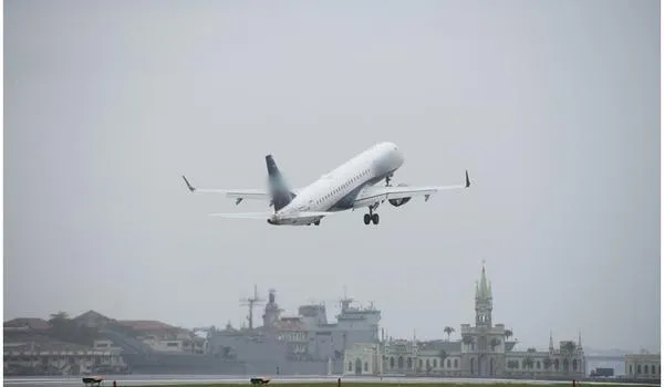 "Companhias aéreas não conseguem arcar com reembolso de passagens canceladas", diz entidade  
