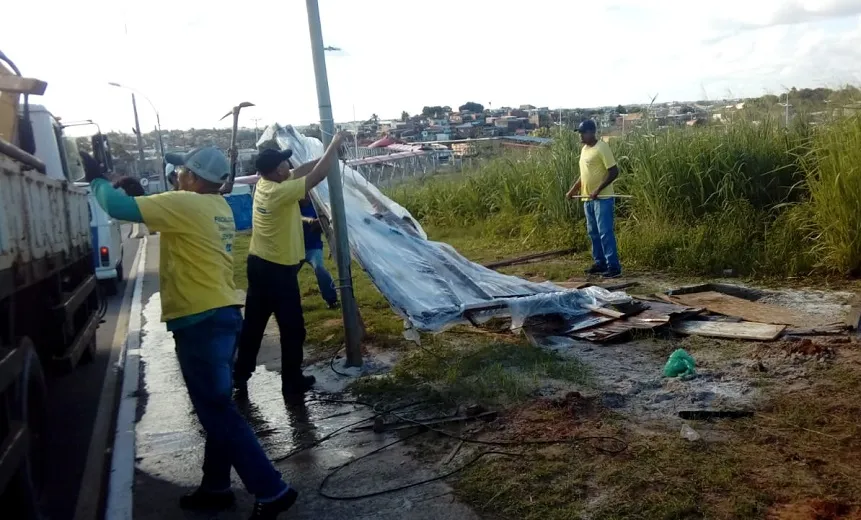 Prefeitura de Salvador desarma barracas que venderiam fogos em Stella Maris