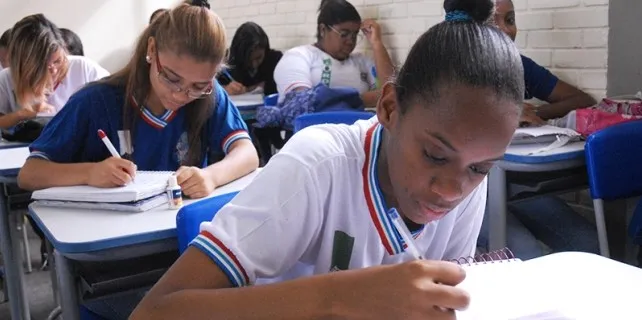 VOLTA ÀS AULAS: Combate ao Aedes aegypti é tema de discussão no retorno às atividades