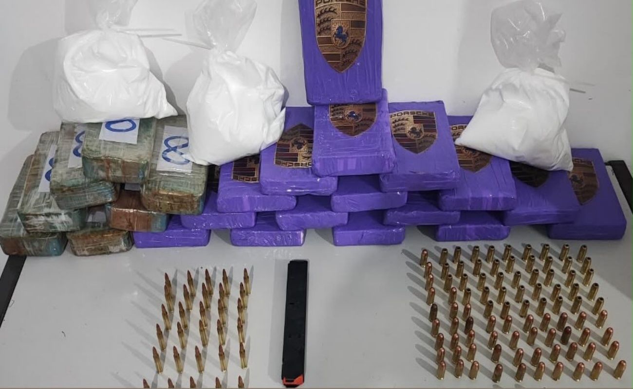 A Pol&iacute;cia Militar apreendeu mais de 20 kg de drogas escondidas em malas dentro de um im&oacute;vel na cidade de Barreiras, oeste da Bahia. Foto: PMBA