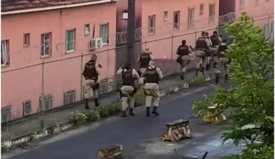 Tiroteio leva tensão ao bairro de Valéria e ônibus deixam de circular no bairro; veja vídeo 