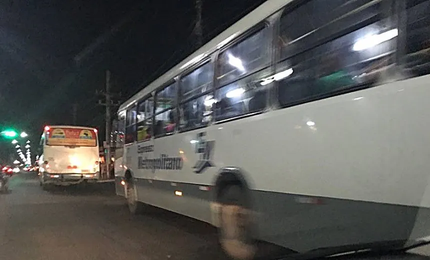 BRASILGÁS: Bandidos fazem arrastão e aterrorizam passageiros de ônibus intermunicipal