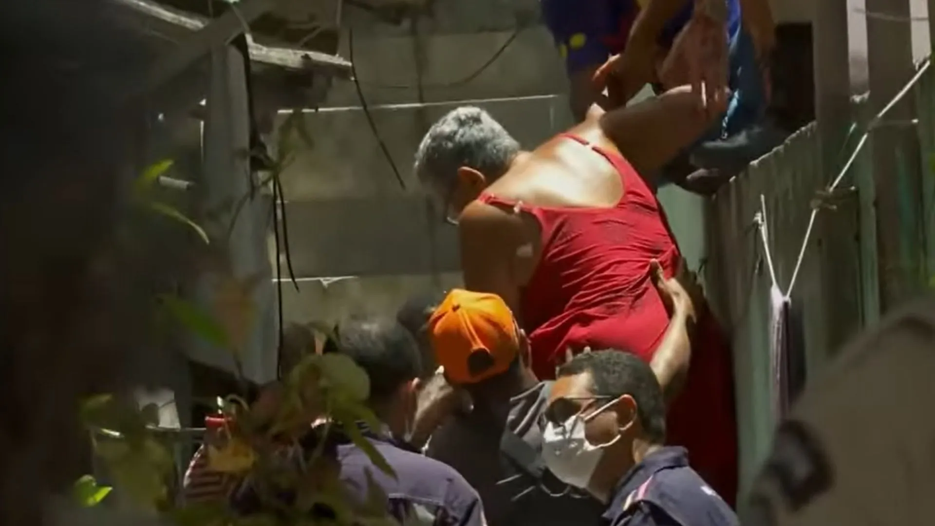 Idosa é esfaqueada e feita refém pelo marido em Arembepe