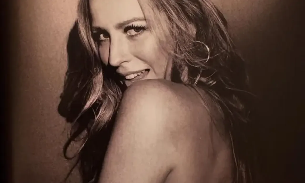 Nas imagens divulgadas, a artista aparece em poses sensuais e relembra a experiência de participar da produção. | Foto: Redes Sociais/@luapio