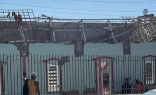 Telhado de igreja desaba em Jequié. Foto: Reprodução | Jequié Urgente