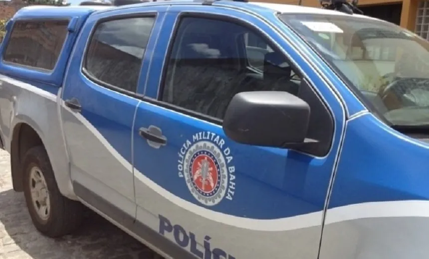 Homem é executado com mais de doze tiros dentro de carro quando chegava em casa