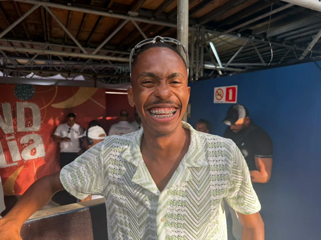 ‘Alô, supervisor’: Sandro Souza dá dicas para trabalhador ‘se mimar’ e curtir Carnaval