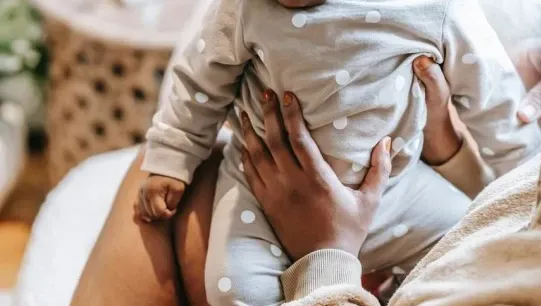 Nova lei amplia divulgação da entrega voluntária de bebês para adoção em Salvador; entenda