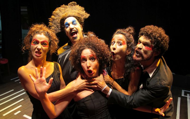 Os Los Catedr&aacute;sticos retornam aos palcos com &ldquo;Macetando o Apocalipse&rdquo;, espet&aacute;culo que mistura humor, improviso e cr&iacute;tica social com grandes nomes do teatro baiano/Foto: Divulga&ccedil;&atilde;o&nbsp;