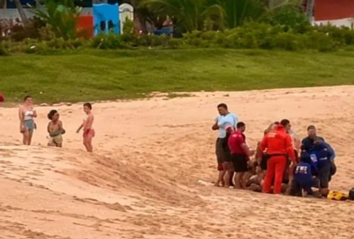 Gerente bancário morre afogado após salvar filho e sobrinho em praia de Camaçari