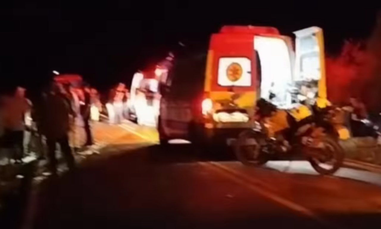   acidente entre dois carros na BA-148, na Chapada Diamantina. Foto: Redes sociais