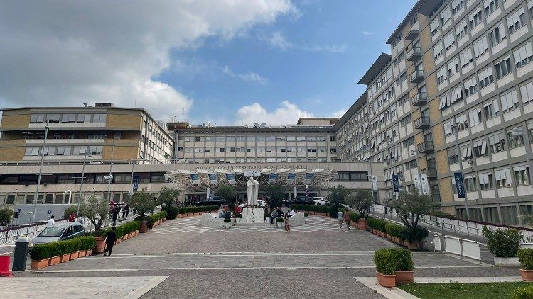 O Papa Francisco foi internado, em 14 de fevereiro, no Hospital Gemelli. Foto: Vatican News
