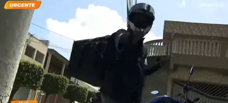 Repórter do SBT é assaltada durante entrada ao vivo; assista ao vídeo