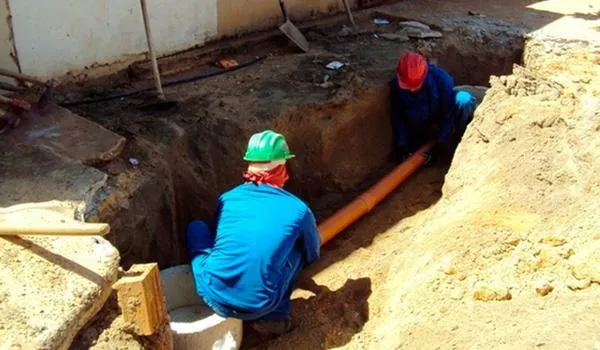 Após conserto de adutora, abastecimento de água é retomado em Salvador e mais nove municípios
