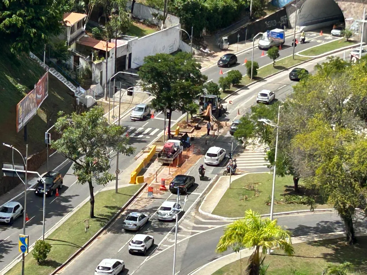 Embasa inicia obra na principal avenida de acesso ao Carnaval da Barra