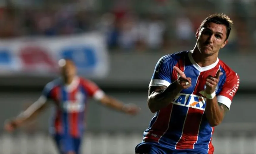 Artilheiro e ‘garçom’, Vinícius é quem mais participa dos gols do Bahia