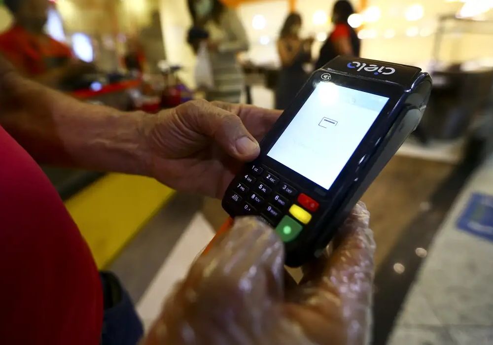 Com as mudan&ccedil;as, VR e VA podem ser usados em qualquer maquininha | Foto: Marcelo Camargo/Ag&ecirc;ncia Brasil