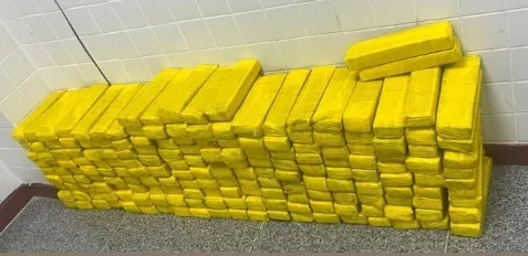 Imagem de tabletes de maconha